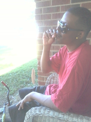 I love to chill & im a layed back person & love to have fun & treat a woman right