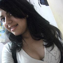 A gαtiinhα dos cabeloos 'Escuros'
♥ Que trαz juntoo de sí muiito amoor ~/
- A pequenα priincezα cheiiα de amiigoos'
♀