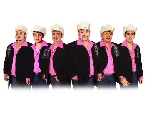 Musician in Los Creadorez con su Norteno Banda