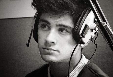 loves music, fun of directioners especially Zayn malik
