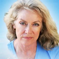 Clarividente,sensitiva y maestra de varias disciplinas esotericas.Maestra de Tarot,Quiromancia,Gemas y Kabala. Si necesitas mi ayuda, ¡Contáctame!