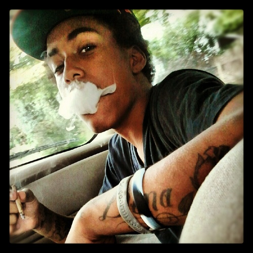 Taken By : janette h (: . . . 1Life2Live !!! - - Cowards Die A Million Deaths , Soldiers Die Once . - - - - UPTOWNNNNNN