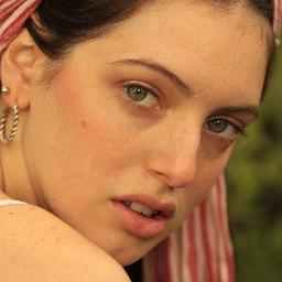 melizrael's profile picture. 