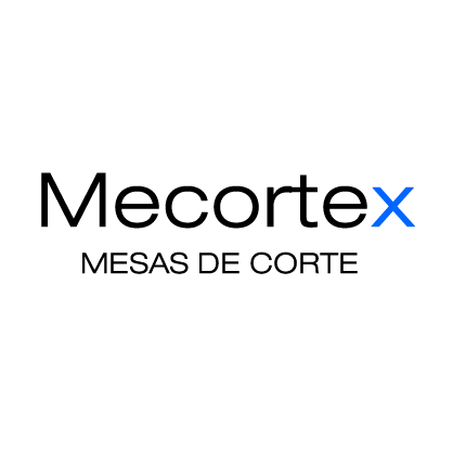 Productores de mesas de corte textil y equipo dedicado al avance de mejor productividad en su sala de corte.