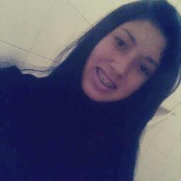 ▬    ;   
16 Anos , Pisciana , sincera , sensivel , ciumenta ,  chata , irônica  , Amiga de todos *-* ㅤㅤㅤㅤㅤㅤㅤㅤ