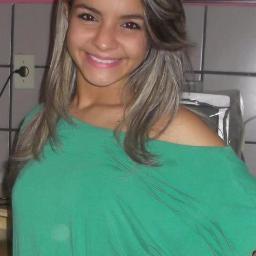 Não sou fácil de se descrever então... quer me conhecer?! Seguiaê! :D #Namorando