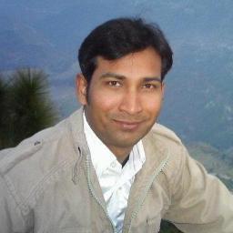 Waqt noor ko benoor kar deta hai, Ek chota sa jakhm b nasoor kar deta hai, Aap se door kaun rahna chahta hai, Par Waqt kabhi kabhi majboor kar deta hai.