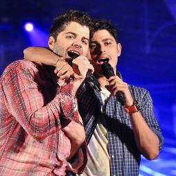 Fãclube Ofical 3 zero de Andre e Kadu  Adoramos e amos de paixão esta dupla, Zero, zero, zero to doidinho por você Grave no teu coração pode ligar, me ligar ...