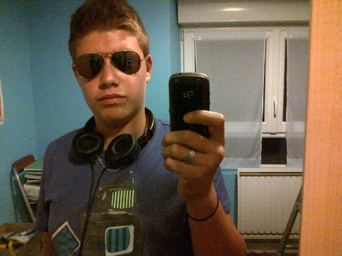 Ba enfete je c pa quoi mettre en 160caractere c'est tro court :/ si, i love dubstep!!!!!!