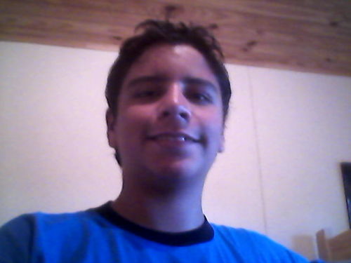 Bueno, responsable, buen amigo.. :) interactiano y vicepresidente del club Interact, estudio en la escuela Pascual Iaccarini, tengo 13 años. Soy sagitario.