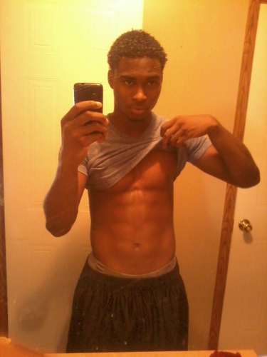 bskizzl14's profile picture. 17 years old. Plays basketball and football and goes hard everyday.