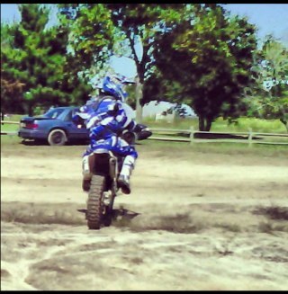 Lobdellmx57's profile picture. Shoes never tied, but im hardly trippin