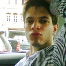 FC do escritor, blogueiro e produtor de vídeos @federicodevito ♥
Since: 30/05/10. Dona: Jéssica