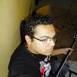 Sou um Cara legal e cheio de Felicidades pra transmitir ...O.o