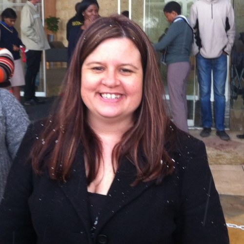 PR specialist, mom, lover of good food and wine and science fiction enthusiast