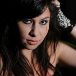 CANTORA  COMPOSITORA  
FAMOSA  E  LINDA ROOCK ATE  O FIM 
DA VIDA