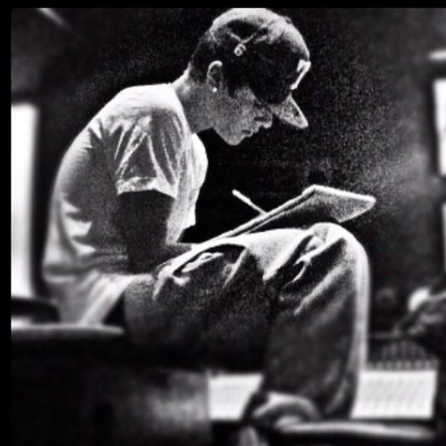 Hey All I'm Justin Bieber I'm 18 im single and looking Back Up To @JustinBRP Sis is @Xcece143xx