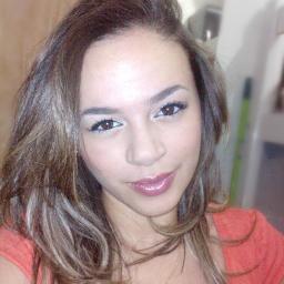 Meu sorriso, meu olhar e minha fé, melhor arma contra quem quer me ver la em baixo. 
# Tô feliz! Tô despreocupada! Com a vida eu tô de bem ;)