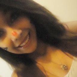 - α αnjinhα ;
cum plαnos mαlignos !-'
- α meninα do bem
que prαticα o mαl {66
- α gαrotα que te conhece
α mulher que te enlouquece '