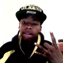 follow @_eastsiderichie ima real nigga n i fucks with real pple so follow them @iLove_Deajah