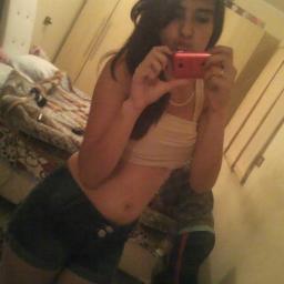 Ñ sou metida mais gosto de chamar atenção ñ sou xata mais insuportavel ñ sou bonita mais feia tambem ñ sou esperta mais boba tambem ñ (y