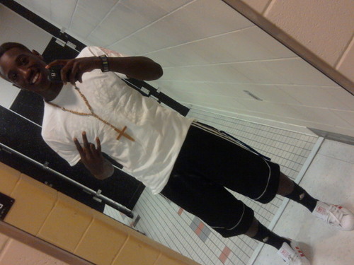 live life to the fullest eat thies tweets and follow my bae on twitter @4way_rollinston