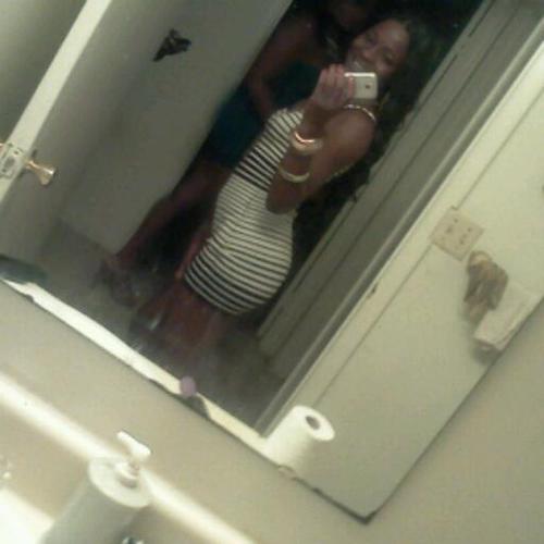 badd bitxh on da passenger & she semiCUTE .. ha head sumn serious so ya kno wat it do !