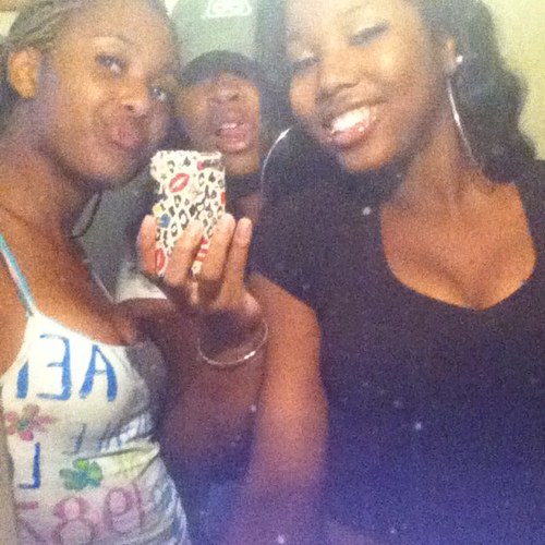 love by many_hated by the most say im a bitch then ill fuck yu up _the problem is i just dnt take no shit love my best friend @Chantel_Diamond