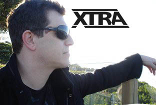 Tendo o 'feeling' e os sets contagiantes como seu ponto de destaque, DJ XTRA está na cena desde 1995, tendo tocado em alguns dos principais clubs de Floripa.