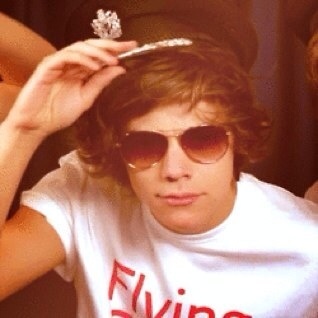 0/5. I fancy a curly haired Brit, a blonde Irish beauty, a guy who likes girls who eat carrots, a gorgeous guy with chocolate brown eyes, and a quiet brunette.