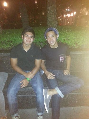 Sam_Septimus's profile picture. There's no guarantee that this life is easy - Miley