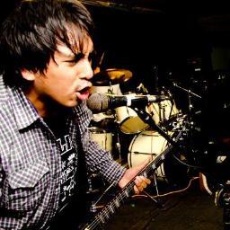 el_bicho's profile picture. Aunque vivo en un mundo rápido, felizmente tenemos los buses y el tráfico, los libros y el cerebro, para entretenernos cuando se va la luz.