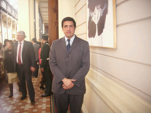 *Abogado, pero solo de lunes a viernes... Bajista, hoy al 1%... Arquero senior!!!!*