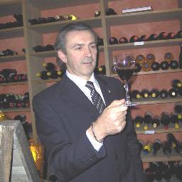 Sommelier professionista. Ristoratore. Presidente provinciale F.I.E.P.E.T. Modena