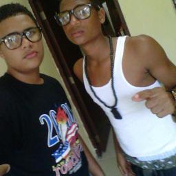Artista Urbano http://t.co/ozCNnf0m
Cont: 809 695 0417 
Face :http://t.co/WWTJSGK2