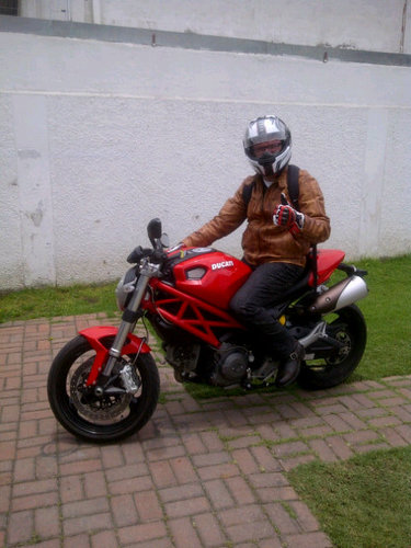 lgcrespoc's profile picture. Cuencano, esposo y papá; hijo, hermano, tío y sobrino.