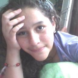 mii nombre es criistal, estudiio el segundo año, soy diivertida, me gustan los deportes, la musiica, y me encanta saliir.