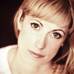 Heidi/Cynthia understudy Dear Evan Hansen #dehtoronto • mommy • wife • website & branding designer @novamaedesign • https://t.co/aysfIuAMGB • avocado lover