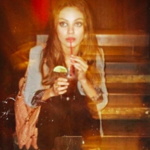 simplyfakebu's profile picture. 