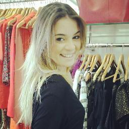 Uma pessoa feliz , totalmente de bem com a vida !