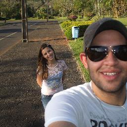 a coisas na vida que não merecem descrições. Então se quiser saber como eu sou segue ai. Já aviso meus tweets tem assuntos proibidos a menores de 18 .. Xo xo