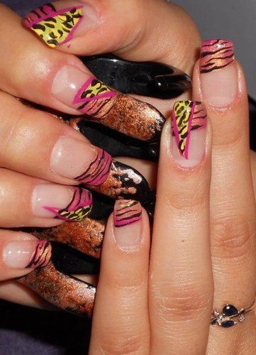 Suivez avec moi mon évolution dans le domaine des faux ongles.. I m ON TWITTER .... YEAH!