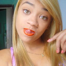 Sou menina muito carísmatica,alegre,brincalhona,extrovertida etc
mais pra qe falar quem sou eu se cada um tira as suas próprias
conclusões.
