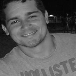 27 anos, Paraibano. 
Ciências contábeis na UFPB