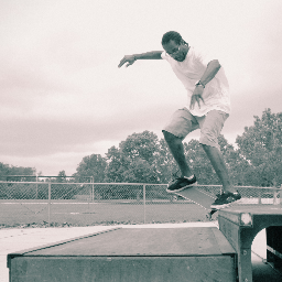 Cool chill cat! Skateboarder/Amature Photographer! Check me out: http://t.co/2NeJFrDg or k.espiephotography facebook https://t.co/6SMdvb7E