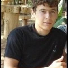 - Sonhador, 18 anos,NAMORADO da branca @sabrina_lima12 ♥ evangélico, mecânico, preto e branco, mãe e pai, CRF *-*, , parça do @_lucasgabriel16.