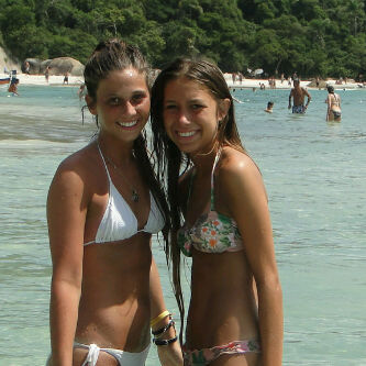 Triniarnoldi's profile picture. 