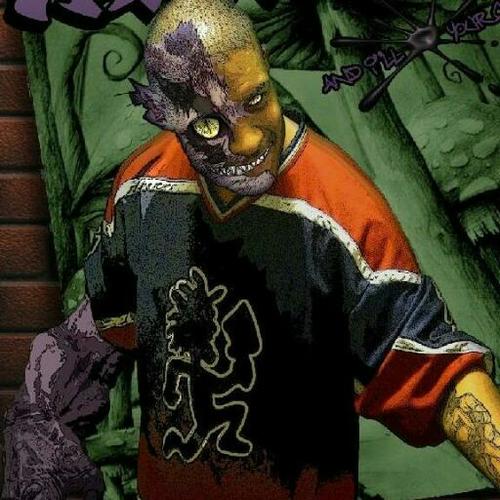 One of the Co-hosts of the Original Geeks Podcast, Love Guru, Toy Collector,Video Gamer,extremely sexy beast and. . . as always. . . JUGGALO!!