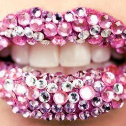 #teamfollowback
#Kissalicious
