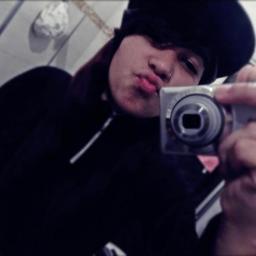 Quando a gente era feliz o mundo inteiro fez fofoca ♪
                       ♥ ℱoco, ℱorça e ℱé.
